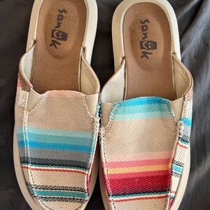 Like new Sanuk Multicolor Canvas Slip-Ons